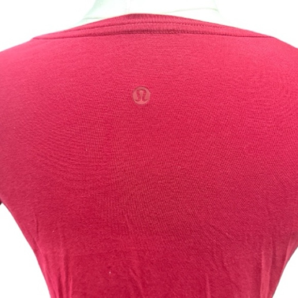 Lululemon t-shirt - Picture 4 of 5